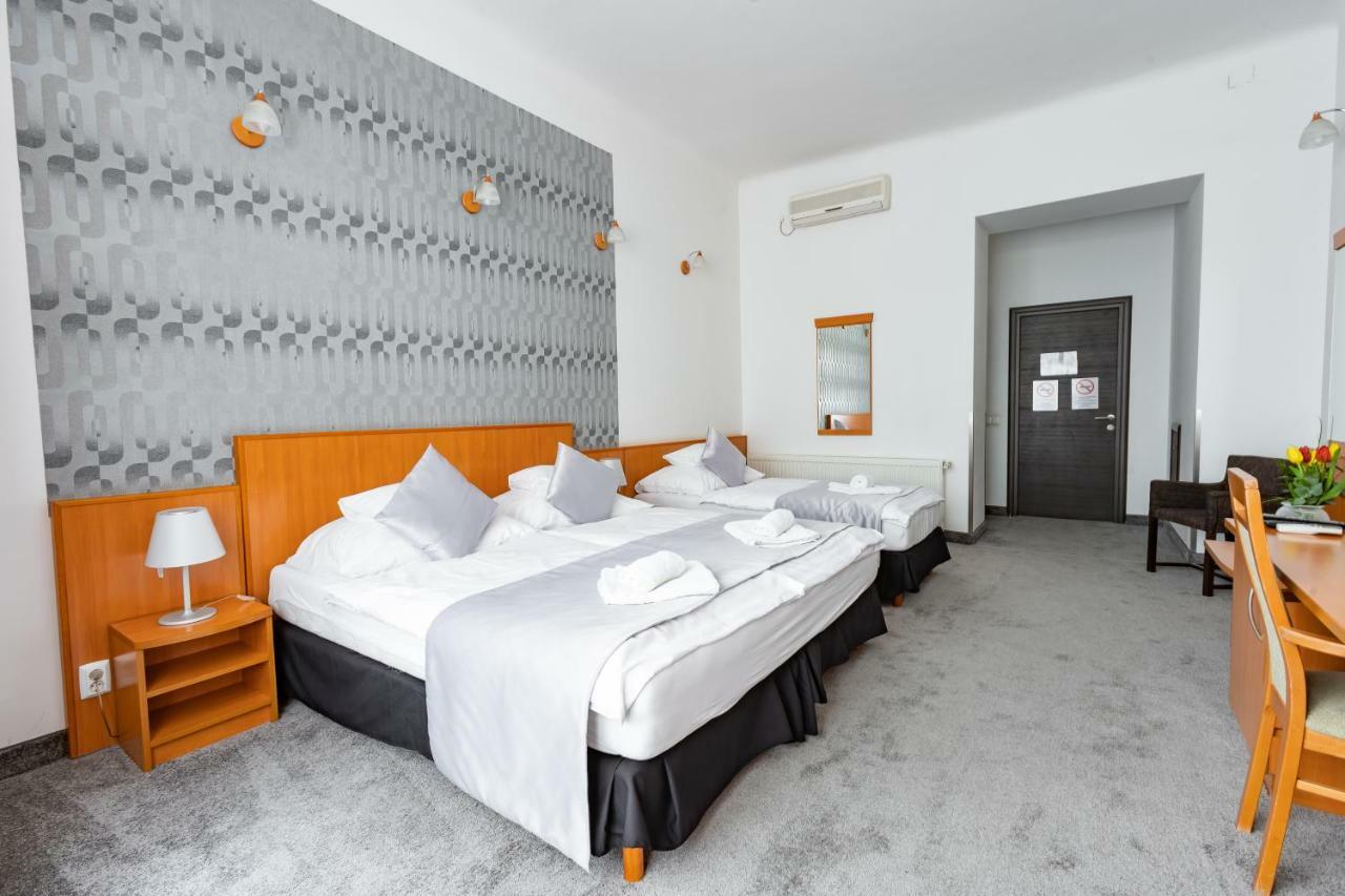 Budapest Griffin Guest House מראה חיצוני תמונה